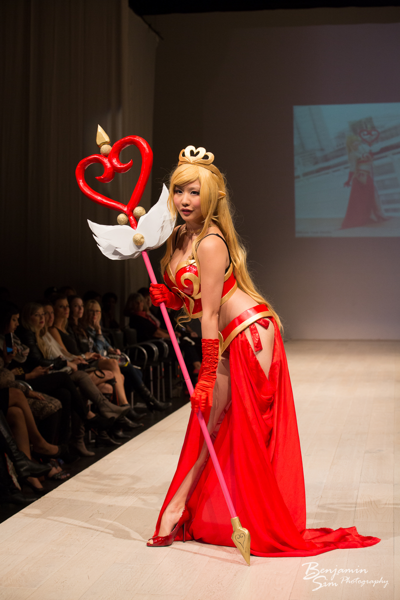 Illustration for article titled When Cosplay Hits The Catwalk